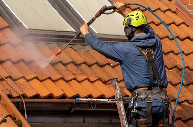 Démoussage et hydrofuge de toiture à Chailland